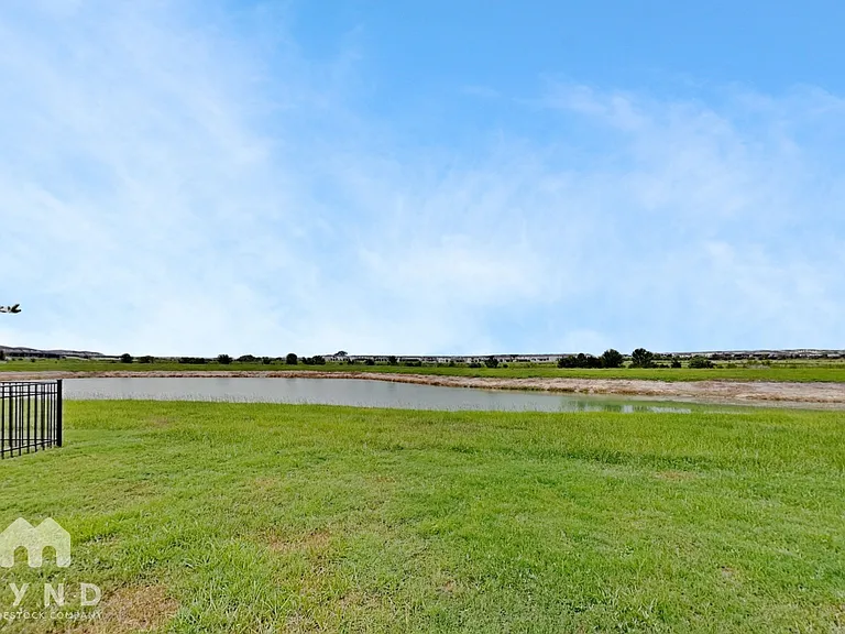 9655 Branching Ship Trce — Photo 17