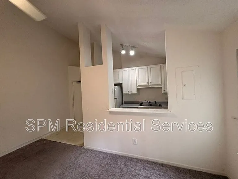 2705 Mayfair Dr #H-303 — Photo 7