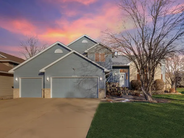 3402 Highlands Rd N, Brooklyn Park, MN 55443
