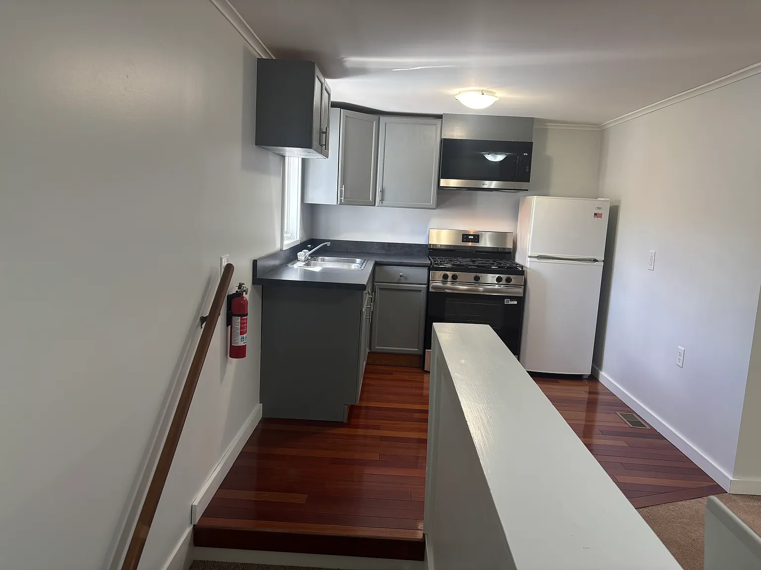 1 bed, 500 sqft, $1,600 — Photo 3