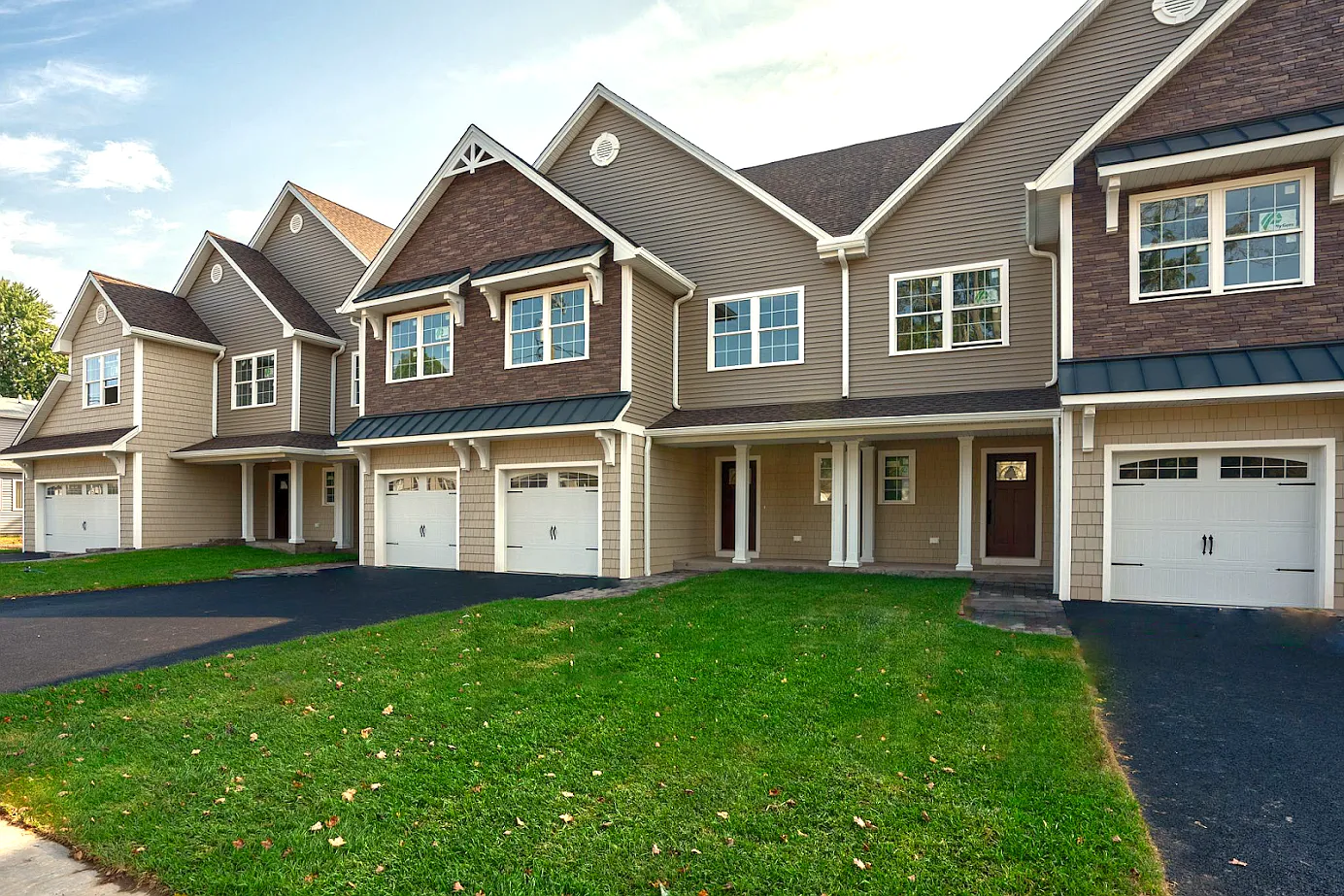 3 bed, 2.5 bath, 1775 sqft, $2,800 — Photo 1