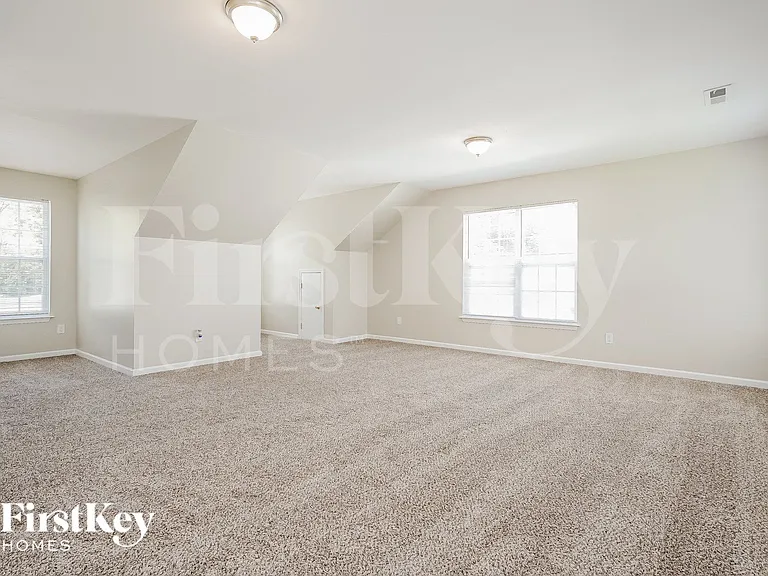 705 Hawthorn Ridge Dr — Photo 8