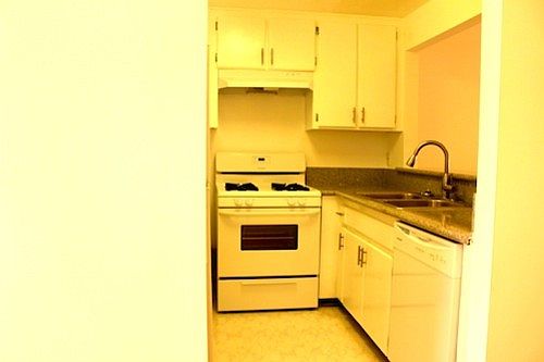 4th image of 2729 Fletcher Dr