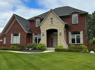 4047 Patricia Ct, Rochester, MI 48306