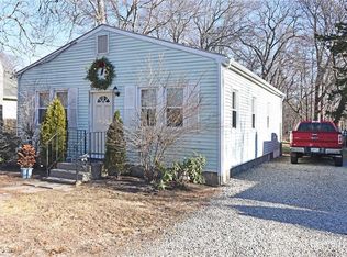 14 Abbott Ave, Warwick, RI 02886