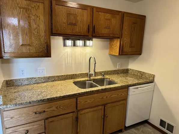 7711 North 60th STREET #D, Milwaukee, WI 53223