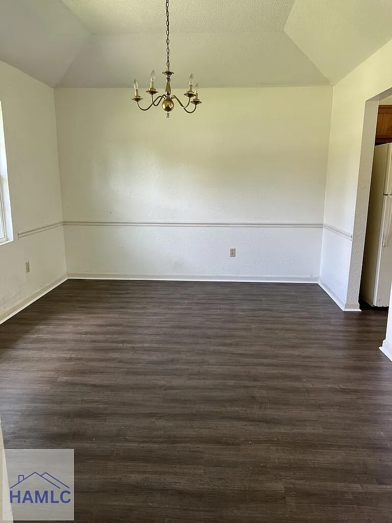 3 bed, 2.0 bath, 1458 sqft, $1,450 — Photo 3