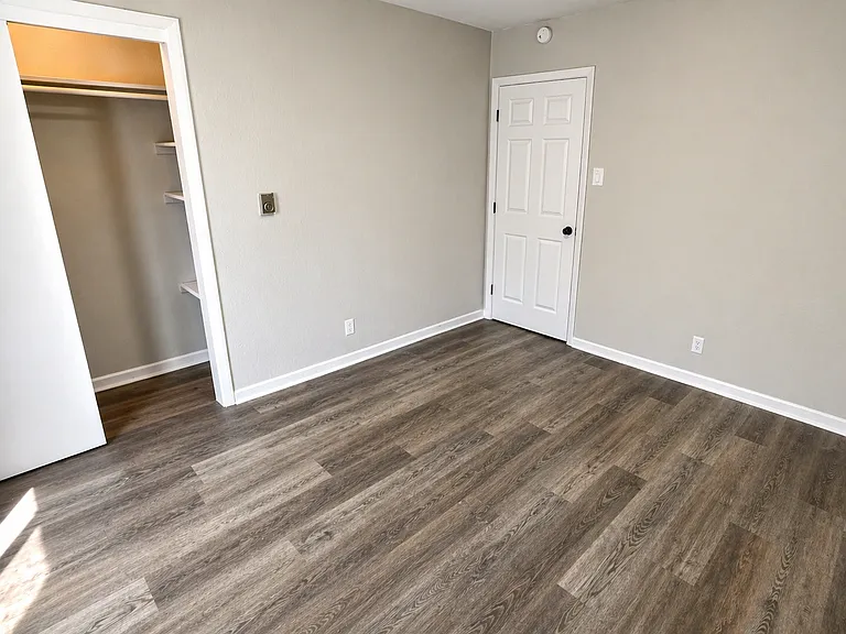 2317 Cedar St — Photo 5