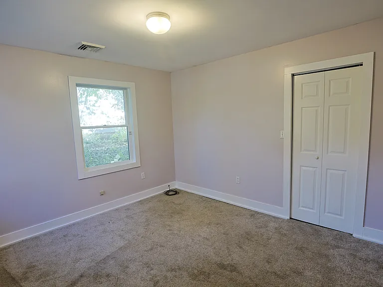 28 Mulford Ave — Photo 10