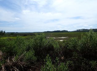 28 Kings Rd, St Helena Is, SC 29920