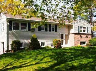 208 Logan Ln, Mahopac, NY 10541