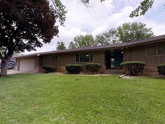 2nd image of 349 S Woodland Dr