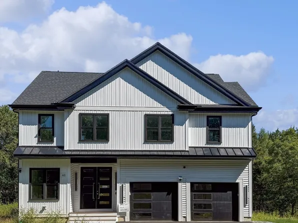 40 High St, Shrewsbury, MA 01545