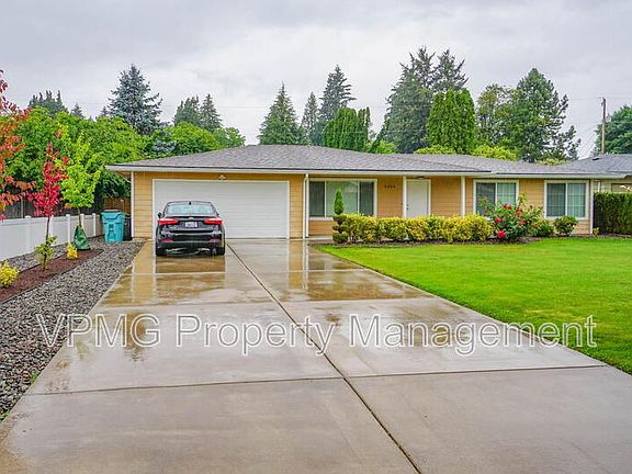 2nd image of 5404 NE 45th St
