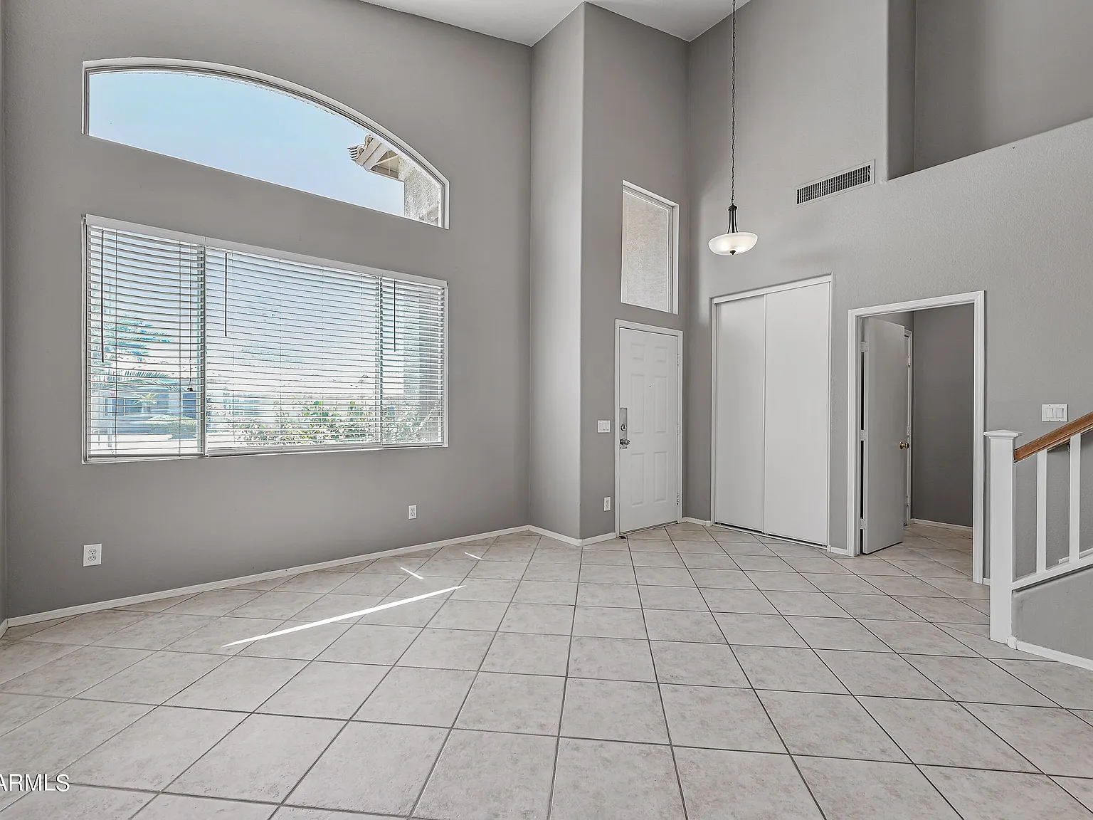 4 bed, 2.5 bath, 1917 sqft, $2,395 — Photo 4