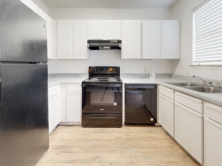 Addison Apartments at the Park — Photo 256