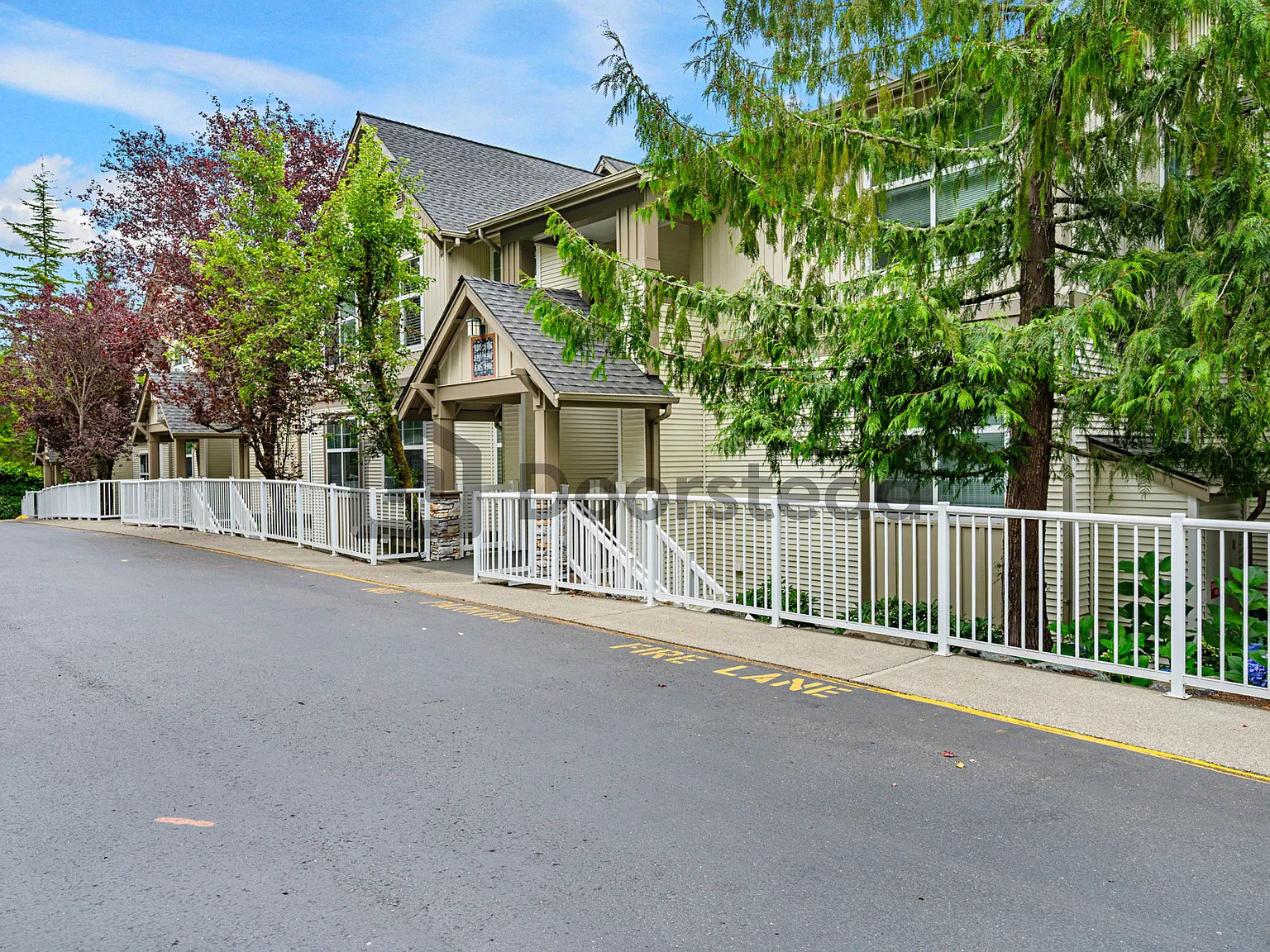 2 bed, 1.0 bath, 895 sqft, $2,380 — Photo 2