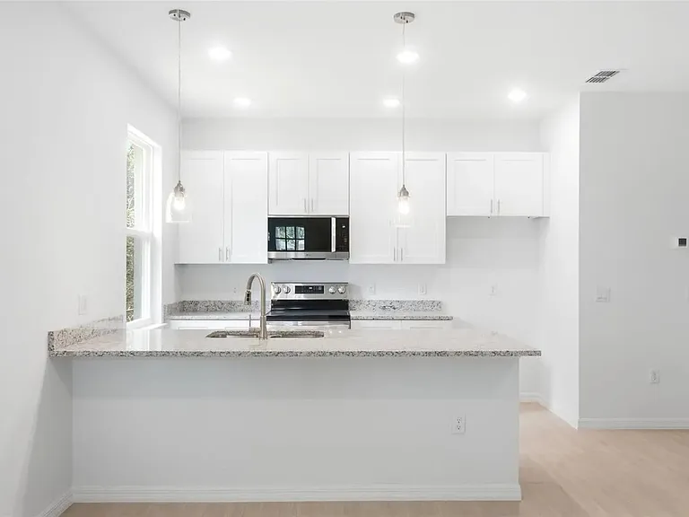 67 Glover St #102 — Photo 4