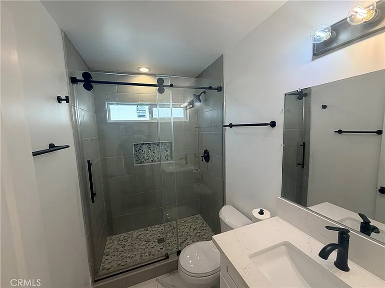 988 Valencia St #6 — Photo 8