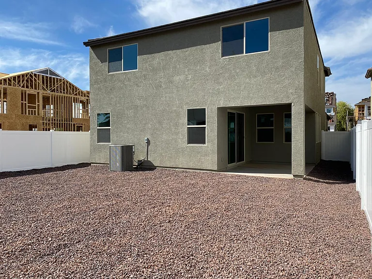9009 W Jefferson St — Photo 14