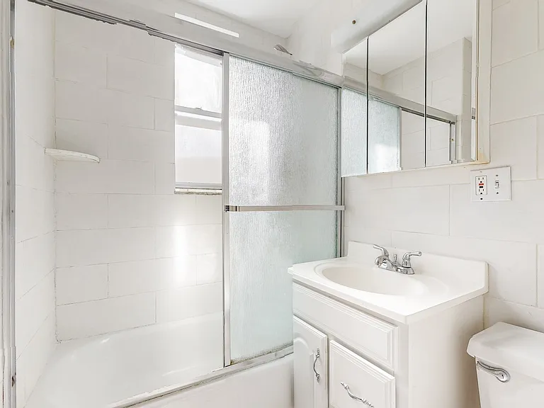 23-45 24th St #2R — Photo 20