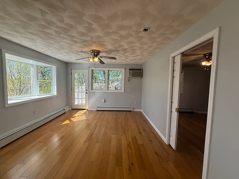 525 Proctor Ave #B — Photo 12