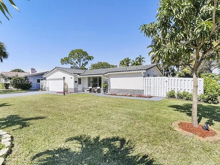 7501 NW 42nd St — Photo 5