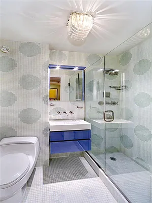 Sold by R New York | media 6