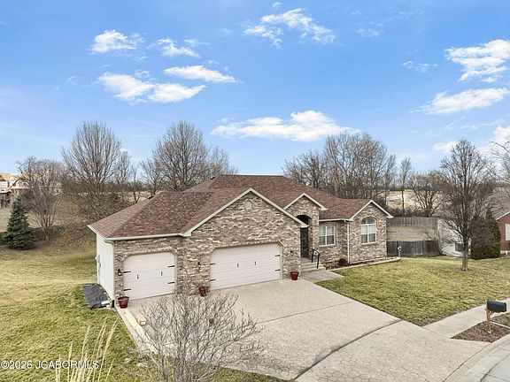 2nd image of 609 Caspian Cir