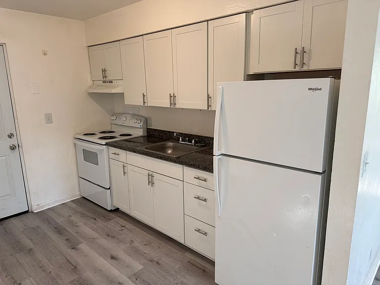 1415 E 98th Ave #B — Photo 4