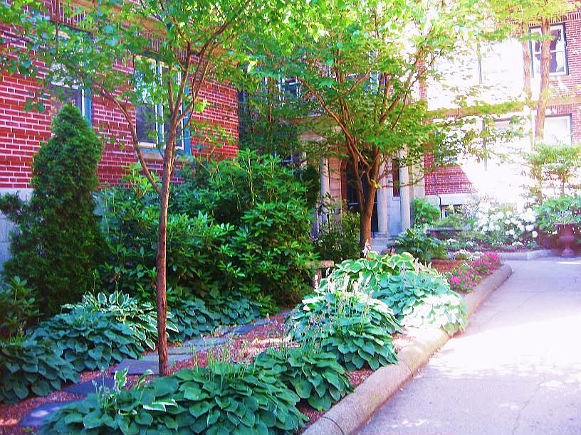Exterior/Front Entrance