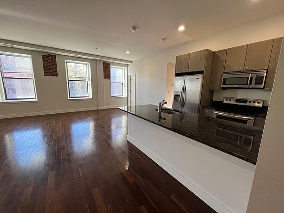 2nd image of 460A Harrison Ave #201