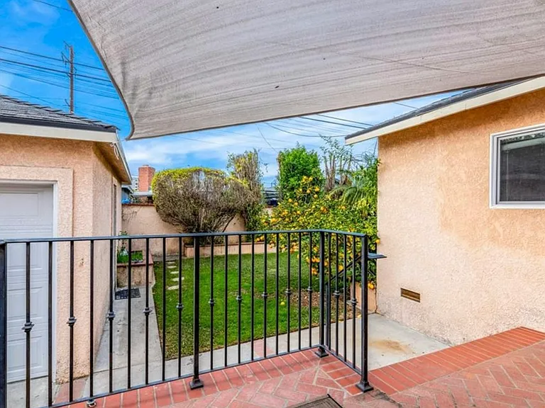 4759 Hackett Ave — Photo 27