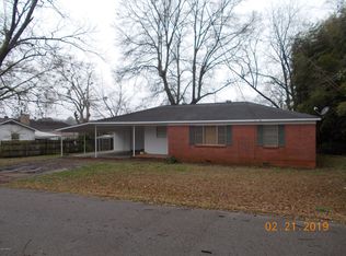 302 Jolly Ave, Philadelphia, MS 39350