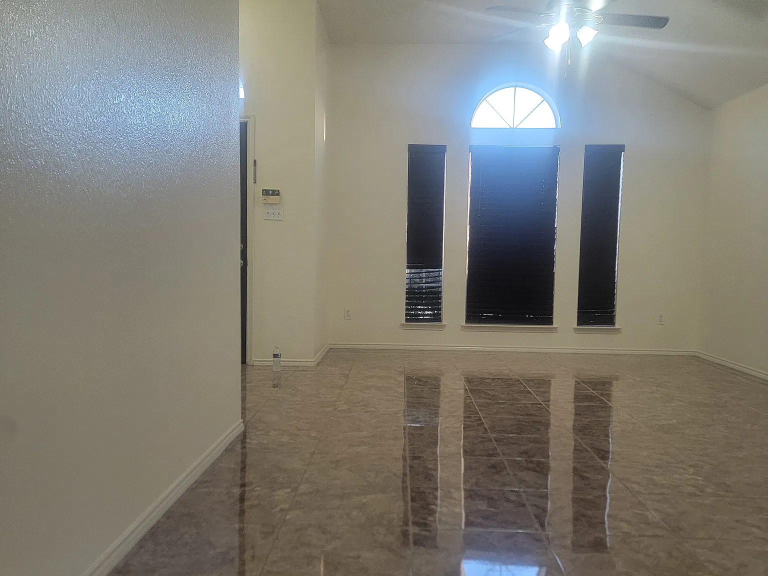 4 bed, 1859 sqft, $2,500 — Photo 2
