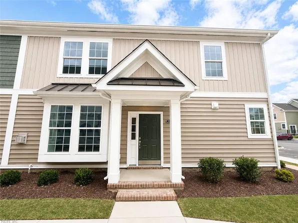 1014 Robinson Rd #8C, Suffolk, VA 23434
