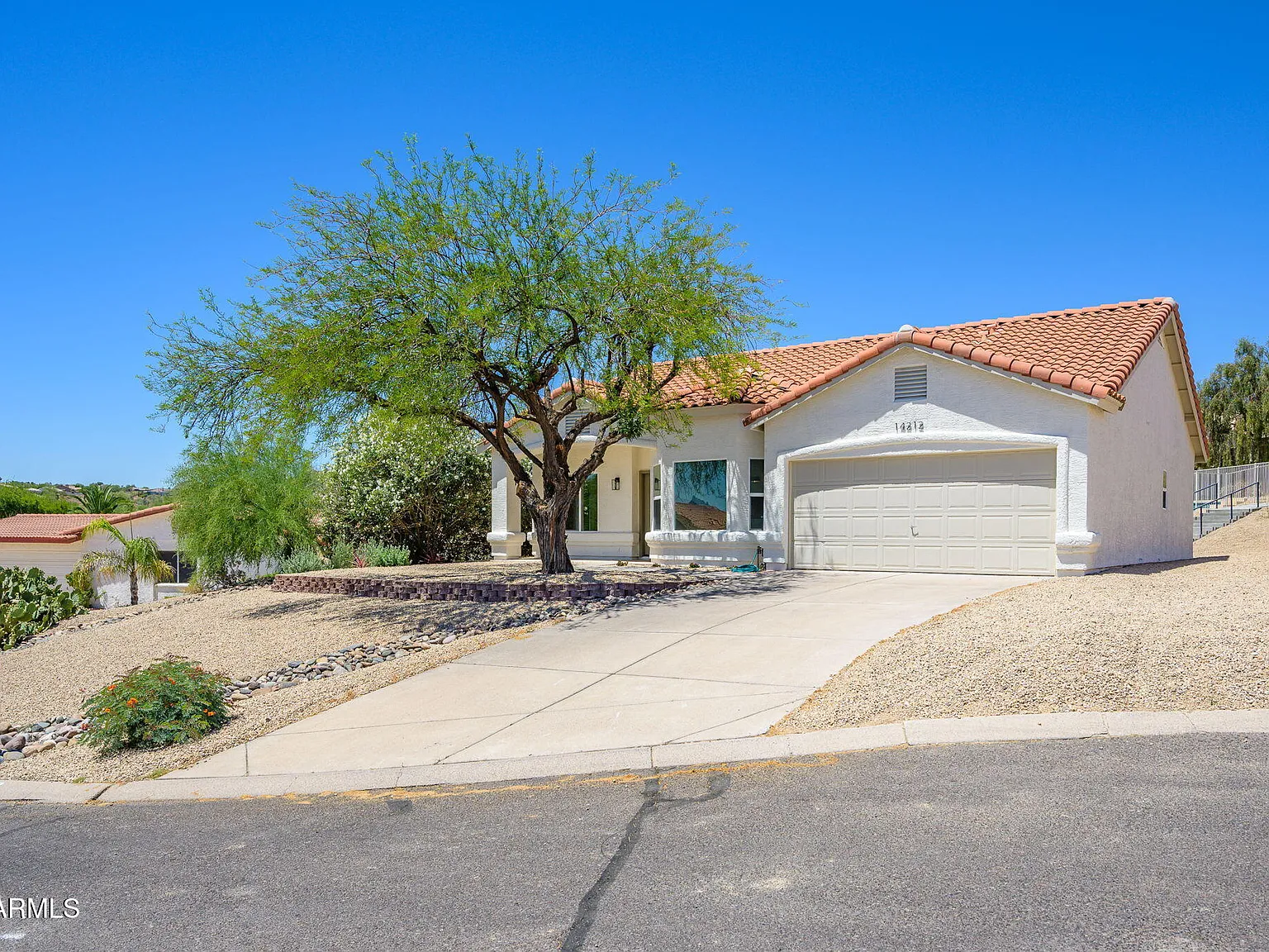 3 bed, 2.0 bath, 1457 sqft, $3,400 — Photo 2