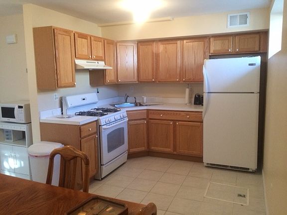 3rd image of 80 Jeannette Ave