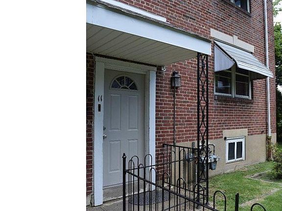 2nd image of 11 Corbin Ct #2