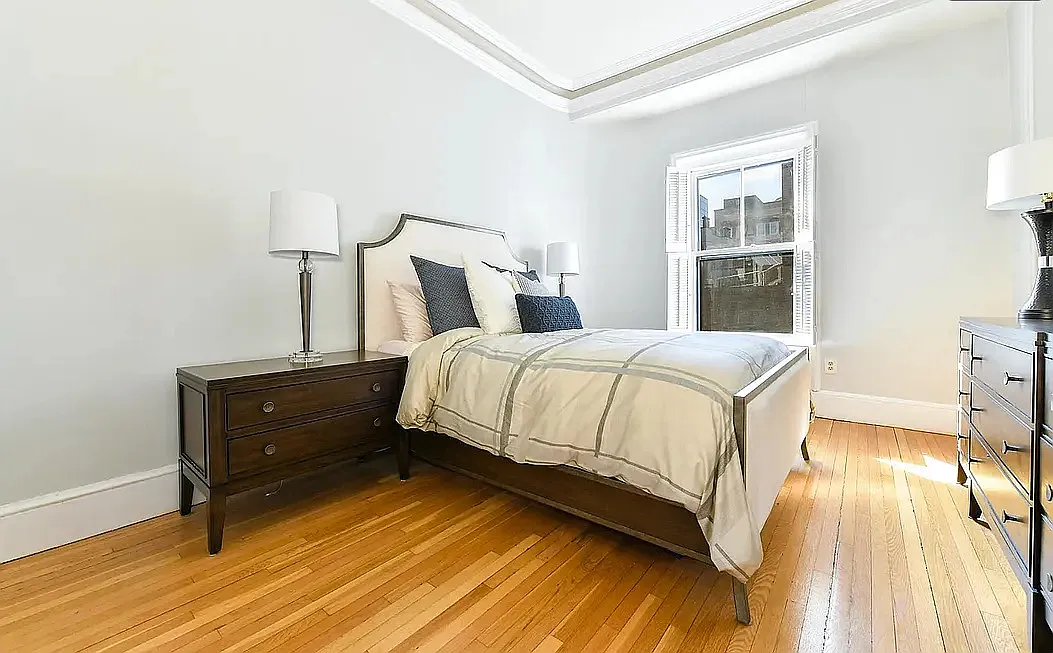 Elegant 1BR Penthouse on Commonwealth Ave | Back Bay — Photo 4