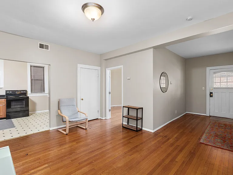 6010 Waterman Blvd — Photo 10