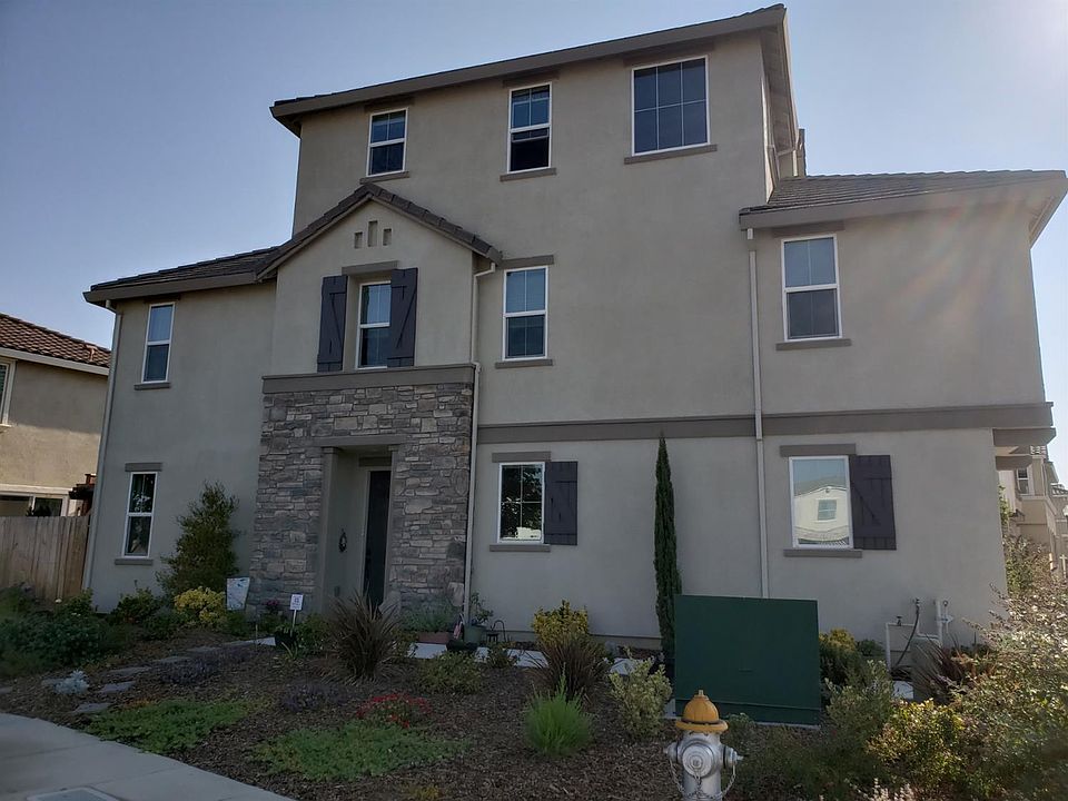 2nd image of 3659 Odessa Ln
