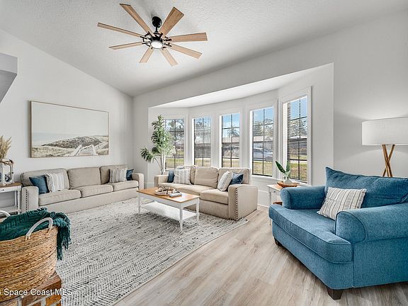 2nd image of 999 Sunswept Rd NE