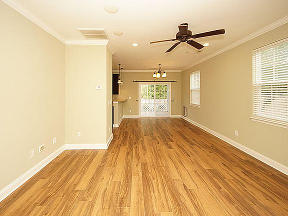4th image of 8775 Shadowglen Dr