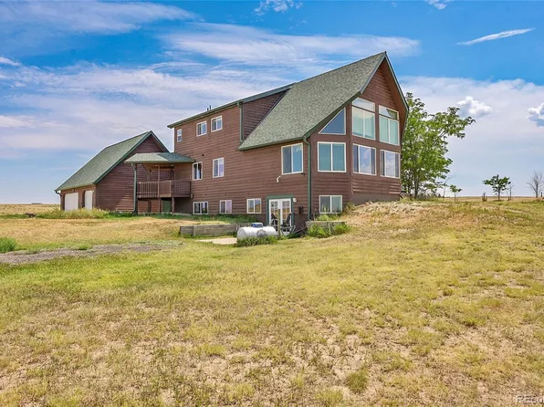 5225 Tom Bay Place, Bennett, CO 80102