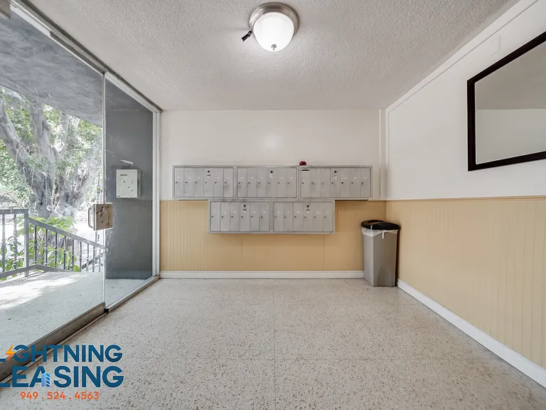 700 Irolo St. — Photo 17