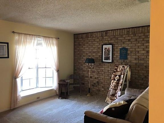 4th image of 713 N Charles St