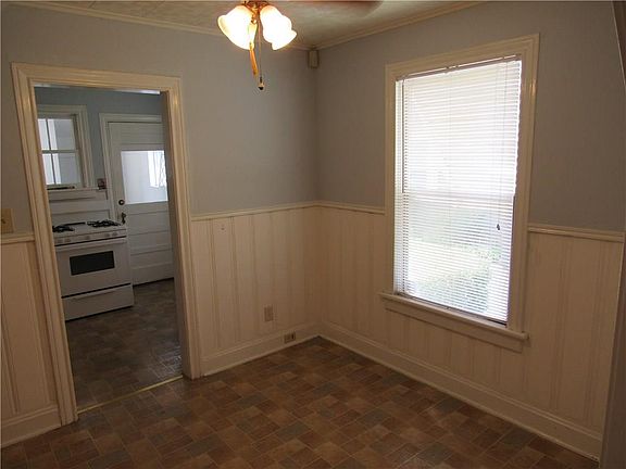4th image of 4509 Calmont Ave