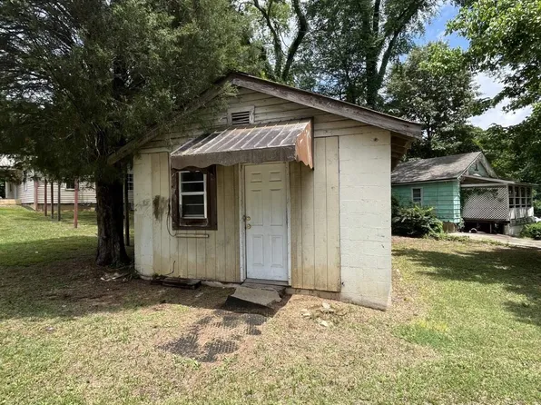 501 W Lake Dr, Bessemer, AL 35020