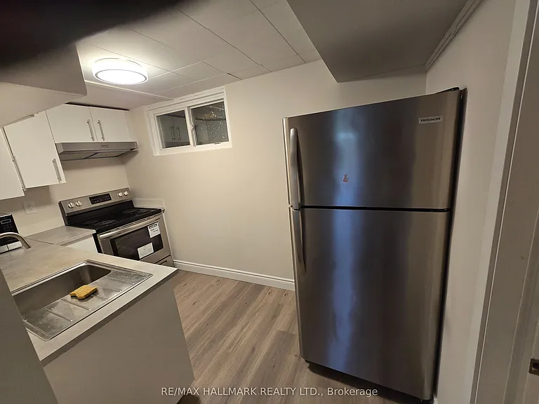 211 Norfolk Ave — Photo 5